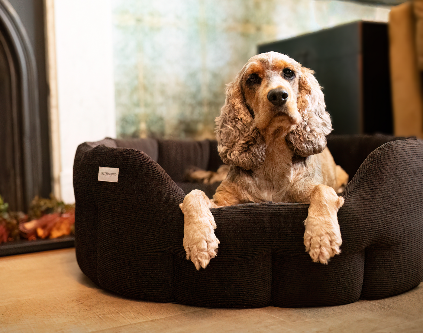 Round Chester Bed Walnut Brown